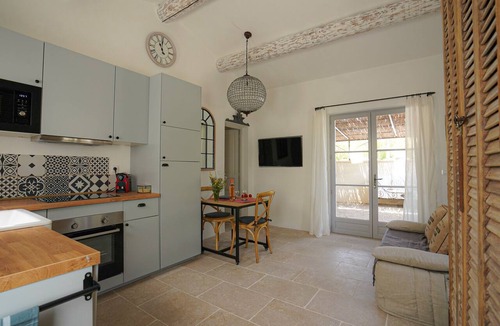Aix-en-Provence Cottage | Cottage-Ensuite with Bath-Garden view-Cottage Mirabeau