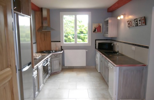 Chateauneuf-du-Rhone House | Cottage 'Gîte Harmony' with Private Pool, Wi-Fi and Air Conditioning