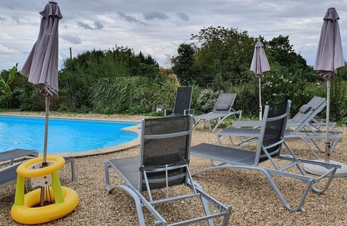 Chervettes House | Cottage 'Gîte Les Hirondelles' with Shared Pool, Private Terrace and Wi-Fi