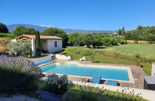 Mormoiron House | Cottage 'Les Vignes', heated pool (10X5), great view at the foot of Mt Ventoux