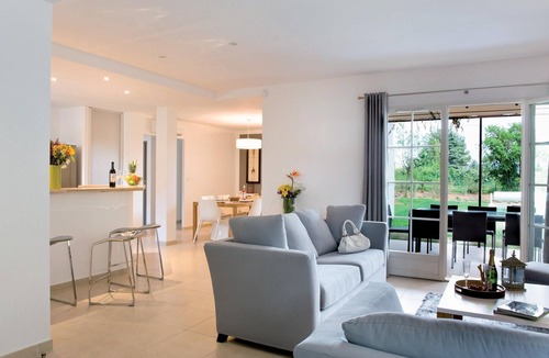Saint-Saturnin-les-Apt Villa | Countryside Provence Villa for 10