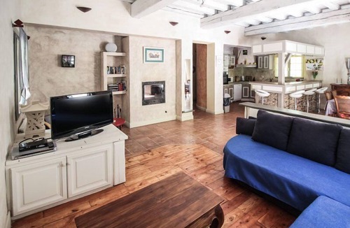 Le Barroux House | Country house at Le Barroux, Mont-Ventoux, air-conditioning, pets allowed (1)