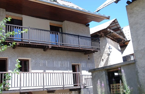 Vallouise House | Country house bordering the park ecrins with garden for 10 people