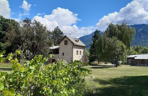 Embrun House | Country house in a quiet and exceptional setting