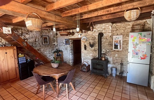 Murinais House | Country House 'Maison Des Trois Chouettes' with Mountain View, Private Terrace and Wi-Fi