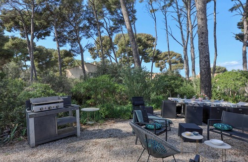 Sanary-sur-Mer Villa | Country villa 500M from the beach