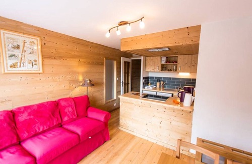 La Salle-les-Alpes Apartment | Cozy 2-Room Apartment, 4 Sleeps, 200m from Slopes, La Salle les Alpes