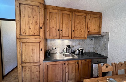 Monetier-les-Bains Apartment | Cozy Apartment · Village Center · Fireplace · Mountain Views · 10 Min to Pistes