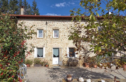 Saint-Georges-Lagricol Cottage | Cozy Countryside Getaway with Private Garden, Near St. Jacques de Compostelle Trail
