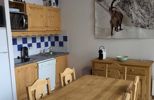 Orcieres-Merlette Apartment | Cozy Duplex for 8 with Terrace, 2 Parkings, 150m from Ski Lifts - Orcières Merlette