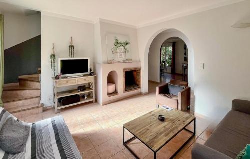 Algajola House | Cozy Home In Algajola With Kitchen