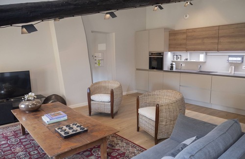 L'Isle-sur-la-Sorgue Apartment | Cozy loft in the historic center of L'Isle-sur-la-Sorgue