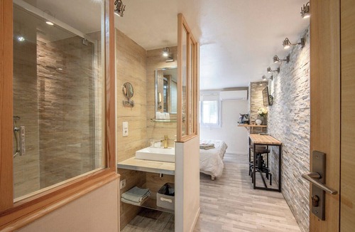 Les Grands Carmes Apartment | Cozy Room – 10 Minutes from the Old Port