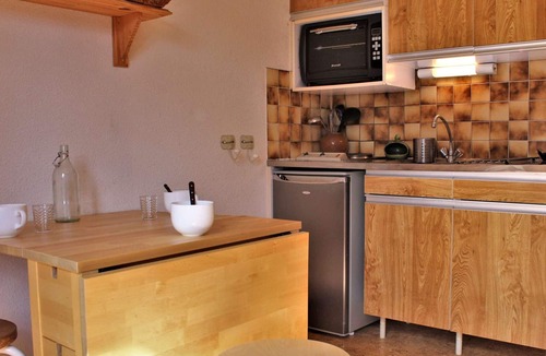 Risoul Apartment | Cozy Studio for 4 in Calm Area, Near Lift, Ski-in/Ski-out, TV, Ski Locker, Risoul 1850