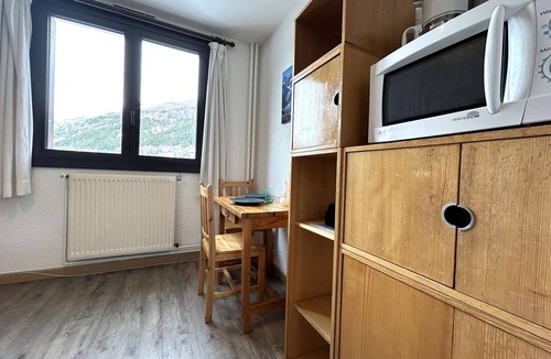 La Salle-les-Alpes Apartment | Cozy Studio for 2 near Slopes and Shops with Parking and Ski Locker - La Salle-les-Alpes