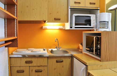 Risoul Apartment | Cozy Studio on the Slopes, South-Facing Balcony, Pet-Friendly - Risoul 1850