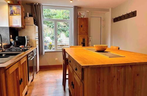 Le Bourg-d'Oisans House | CYCLIST FRIENDLY HOUSE, CENTRE OF BOURG D’OISANS - SLEEPS 4
