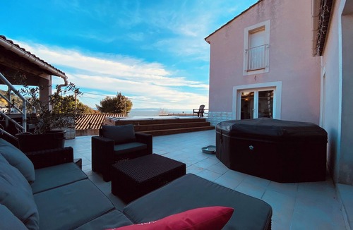 Istres Apartment | Dépendance Avec Jacuzzi, vue Panoramique sur Lanse du Ranquet et Plage à Pied !