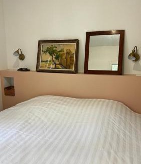 La Faviere House | Dedans-dehors - 10 min from the beach wifi air conditionated