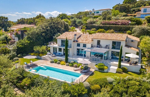 Grimaud Villa | Deluxe property for 8 persons with top equippment and a panoramic landscape view