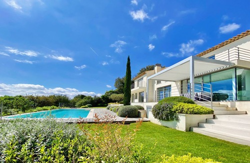 Grimaud Villa | Deluxe property for 8 persons with top equippment and a panoramic landscape view