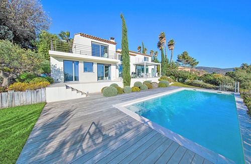 Grimaud Villa | Deluxe property for 8 persons with top equippment and a panoramic landscape view