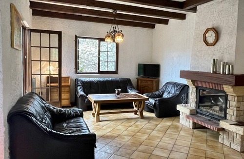 Puttelange-aux-Lacs Ski Chalet | "Diff" Chalet 150m from the Lake, Private Garden and Wi-Fi