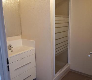 Saint-Christol Apartment | Domaine de Bacchus