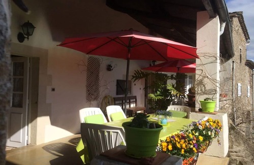 Molieres-sur-Ceze Apartment | Domaine du Figuier " La Cigale" in former winery, cozy. Apartment for 2 per