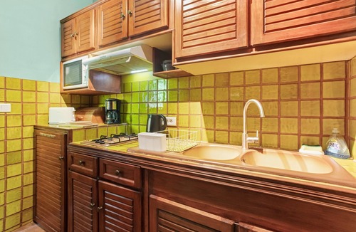 Trans-en-Provence Apartment | Domaine Saint Amour – Studio Océane: Romantic Getaway with Lake View, Pool & 2-Hectare Park