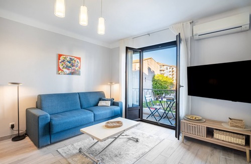 Frejus Plage Apartment | Doux Zéphir – Marine Serenity and Tranquility by the Sea