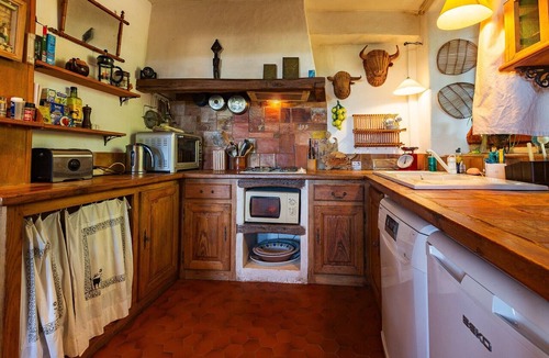 La Begude-de-Mazenc Apartment | 'Du Bas' Apartment with Mountain View, Private Garden and Wi-Fi