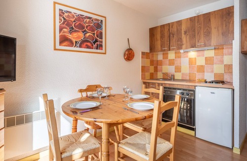 La Morte Apartment | Duplex Apartment 'Station Alpe Du Grand Serre' with Mountain View, Private Terrace and Wi-Fi