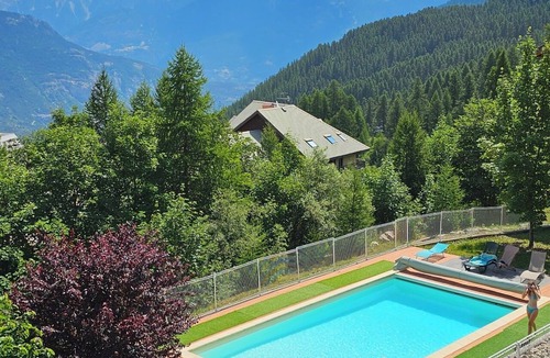 Puy-Saint-Vincent Apartment | Duplex des Ecrins T5, skiing at the foot of the slopes, hiking and nature in summer and winter