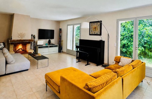 Carnot Villa | Elegant Cannes Villa 4-5 Bedrooms Walk to Palais & Beaches