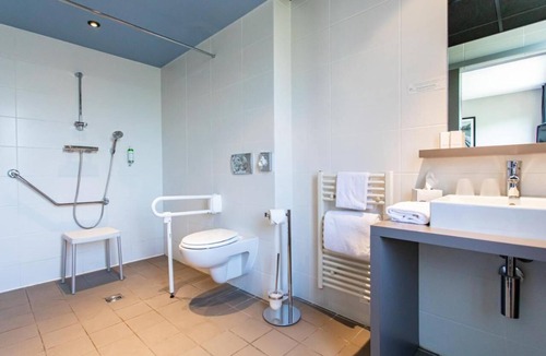 9th Arrondissement Hotel | Elegant Executive Suite Near Lyon’s Riverfront and City Attractions