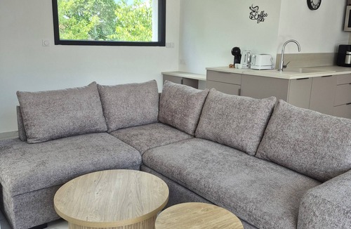 Canet House | Elegant villa with a private pool and air conditioning in Canet – 3 bedrooms, sleeps 6