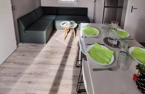 Ceyreste House | En Vau Mobile Home: 4 Rooms, Sleeps 6, Air-Conditioned + TV