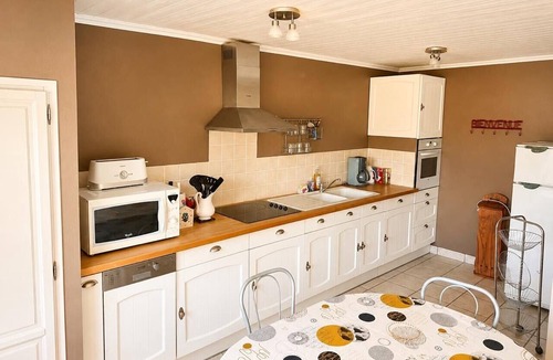 Saint-Cirgues-en-Montagne Apartment | Entire house with an enclosed garden near Lake Issarlès