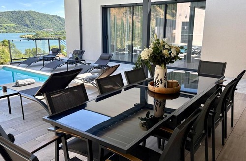 Saint-Vallier Apartment | Evasion au Bord du Rhône