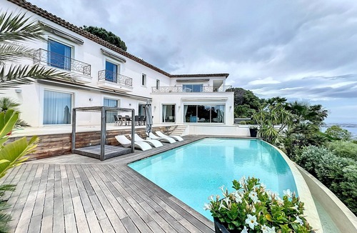 Golfe Juan Villa | Exceptional Property 4 Bedrooms, Panoramic Sea View, Swimming Pool, Fitness Room