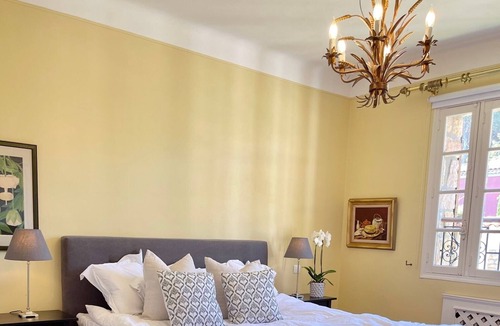 Cap-d'Antibes Villa | Experience the heart of Cap d'Antibes just 200 meters from the sea.