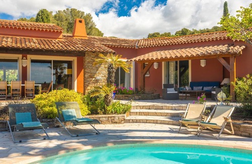 La Londe-les-Maures Villa | Facing Porquerolles Island, 180 m², Large Pool, 50 m from Beach, Sea View