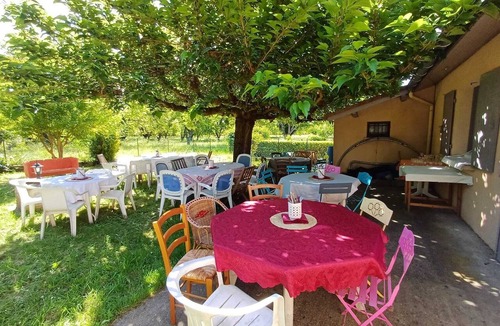 Chatte House | Family home for 14 people with a pool table, foosball table, and garden