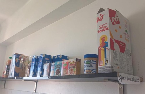 Mont Boron House | fantastic view ! private bedroom in a family apartment, private bathroom, shared kitchen and living spaces