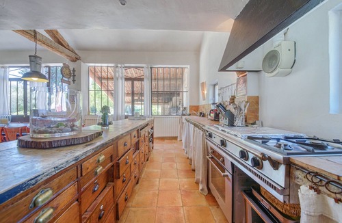 L'Isle-sur-la-Sorgue House | Farmhouse in Provence, farmhouse, private in a 7 hectares park, heated pool