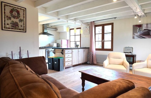 Roussines House | Ferienhaus 'Domaine de Bellac - 32 Personen' mit privatem Pool, Terrasse und WLAN