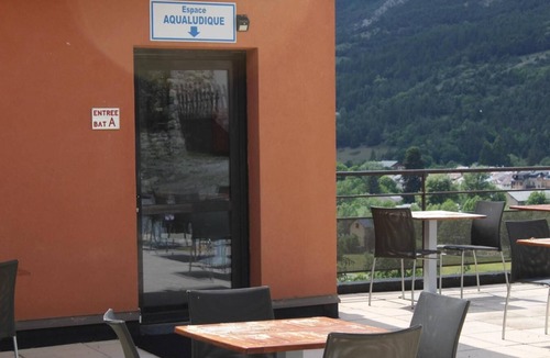 Jausiers Apartment | Floor -1, view valley, swimming pool, hammam, terrace, parking, tv, 27m², Pra Loup