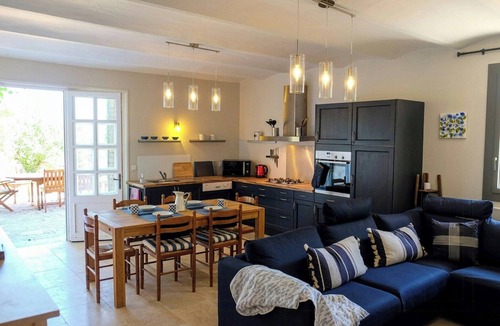 Crestet Apartment | Former silk mill at the foot of Mont Ventoux