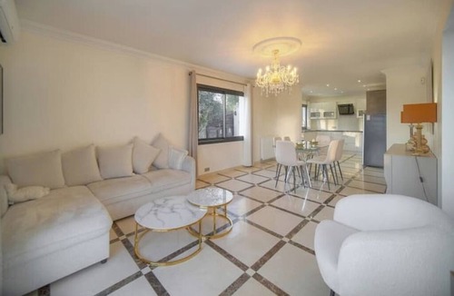 Le Cannet Villa | FRGK Contemporary Villa StudioIndependent Pool